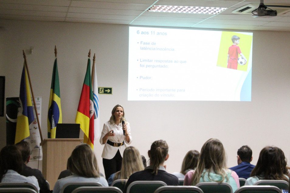 Ciclo Diálogos traz como tema “Meu corpo, minha casa: Do desfralde ao desenvolvimento da sexualidade”