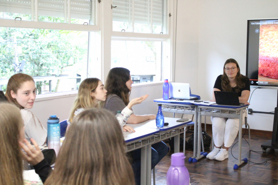 Victória Offringa veio da Alemanha para ser voluntária no Instituto Ivoti por um semestre