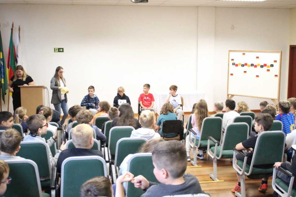 Estudantes do Ensino Fundamental do Instituto Ivoti participam do Buchstabieren