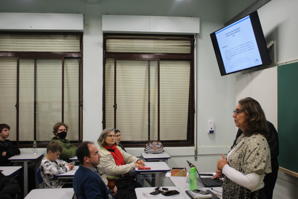 Estudantes do Curso Técnico em Informática se preparam para o Estágio Supervisionado