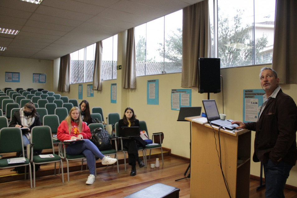 Terceiro seminário da Especialização em Língua Alemã por Competências reúne trainees do RS e do PR