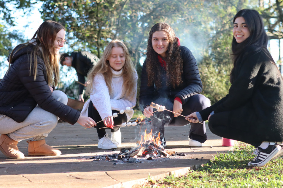 Semana da Língua Inglesa movimenta o Instituto Ivoti com atividades culturais e gastronômicas