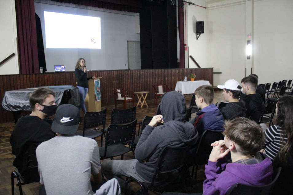 Semana do Meio Ambiente do Instituto Ivoti  inicia com palestra promovida pelo CEAMI