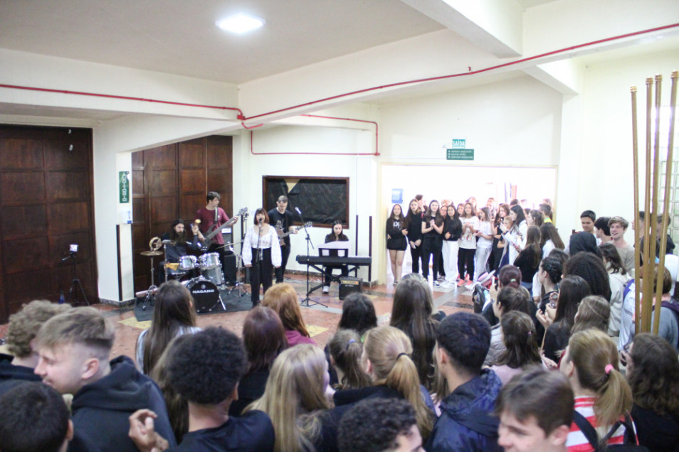Recreio musical encanta estudantes da Educação Básica na manhã de quarta-feira