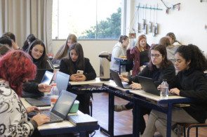 Estudantes do Curso Normal realizam pré-estágio em escolas da região