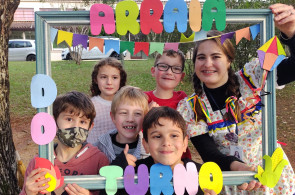 Os estudantes inscritos no Turno Integral do Instituto Ivoti participaram de Festa Junina