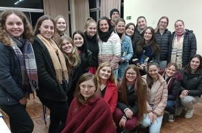 Acadêmicos da Faculdade Instituto Ivoti tem conversa com as autoras do livro “Mapas Musicais”