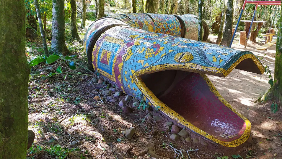 Visita ao Caminho das Serpentes em Morro Reuter Explora Ladrilhamentos Matemáticos