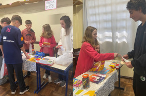 Mercadinho do 7º ano transforma aula de Matemática em prática de aprendizagem