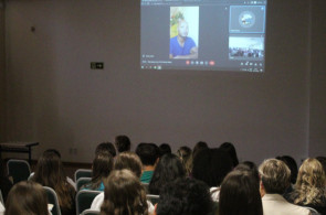 Turmas do Curso Normal tem palestra alusiva ao Dia da Consciência Negra