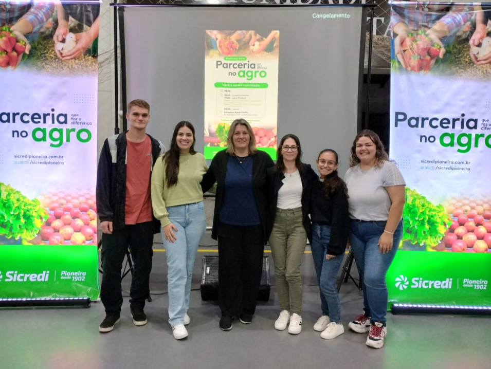 Alunos do Curso Técnico em Agropecuária Participam do 2° Fórum da Agricultura em Ivoti