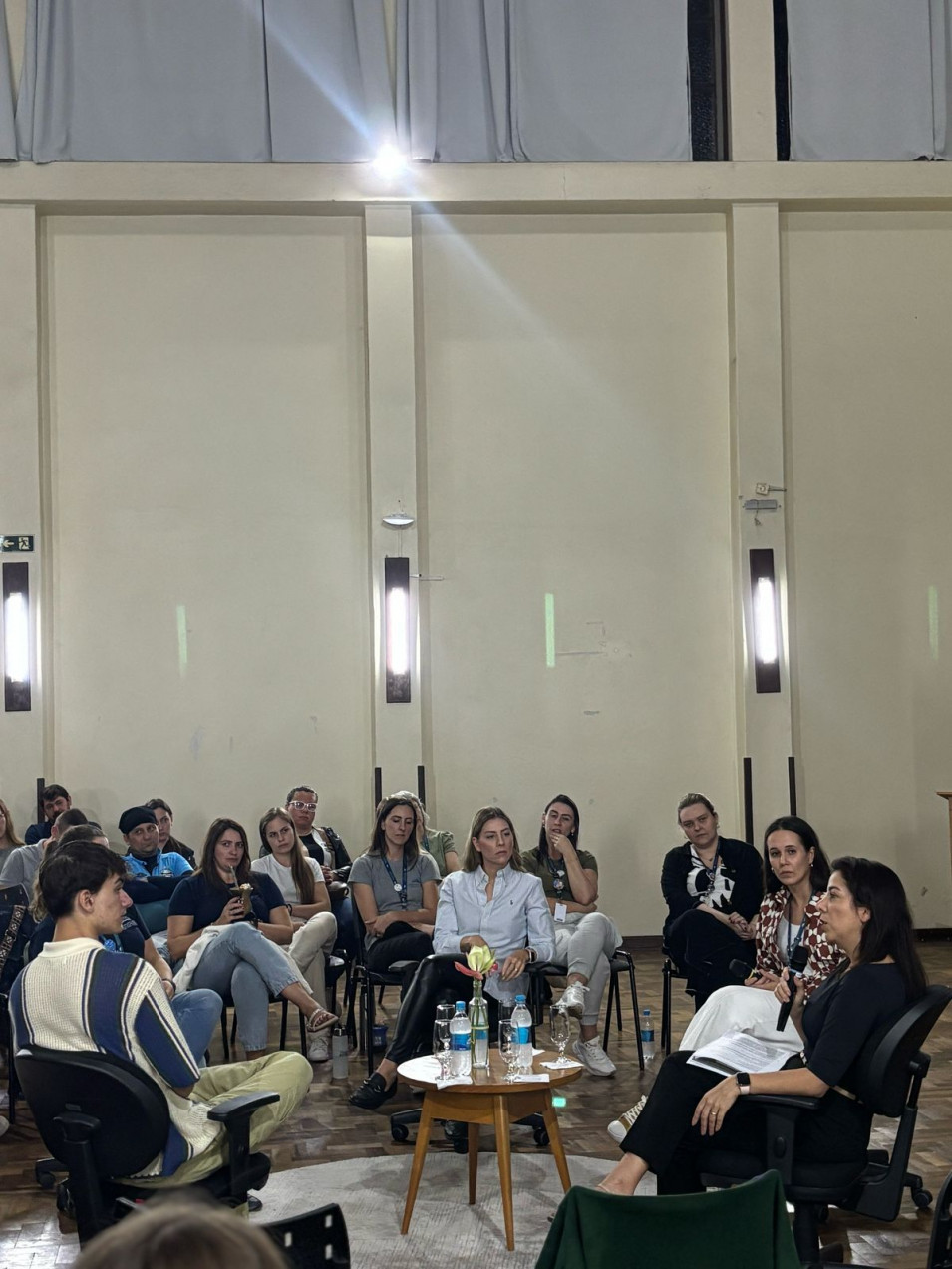 Roda de Conversa debate impacto da tecnologia no dia a dia