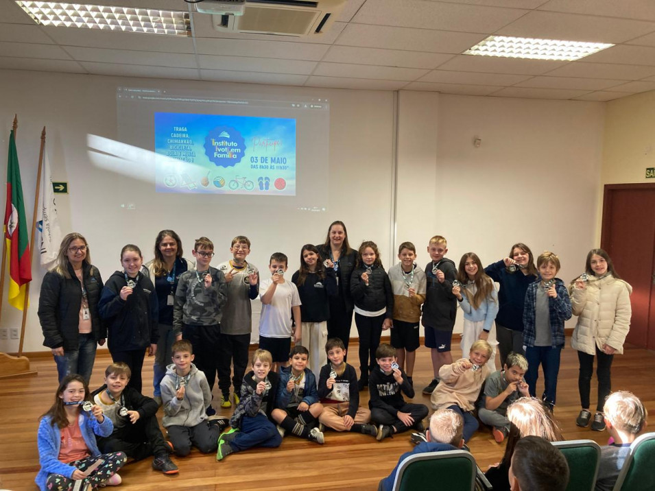 Alunos do 5º ano do Instituto Ivoti recebem Medalha de Prata Nacional na Olimpíada de Matemática Sem Fronteiras