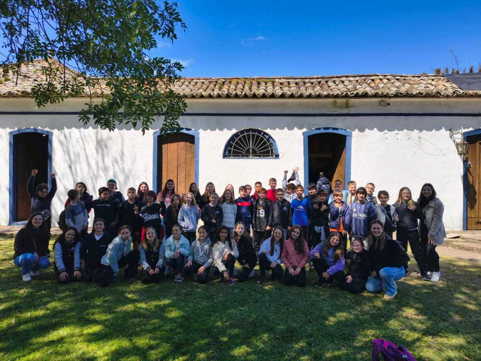 Estudantes dos 5º anos vivenciam aprendizagens em saída de estudos a Pelotas