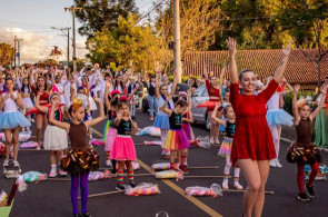 Instituto Ivoti participa de Desfile de Páscoa promovido pela Prefeitura do município